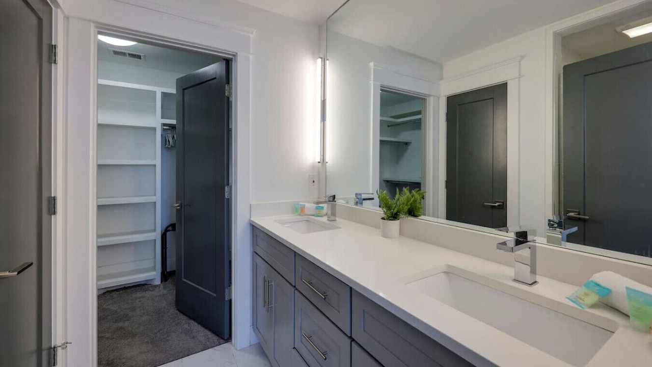 Photo of Bathroom in Charlotte Park