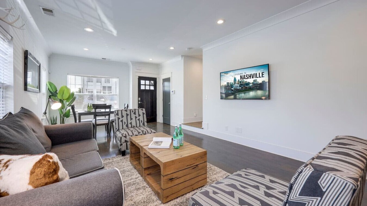Photo of Livingroom in Charlotte Park