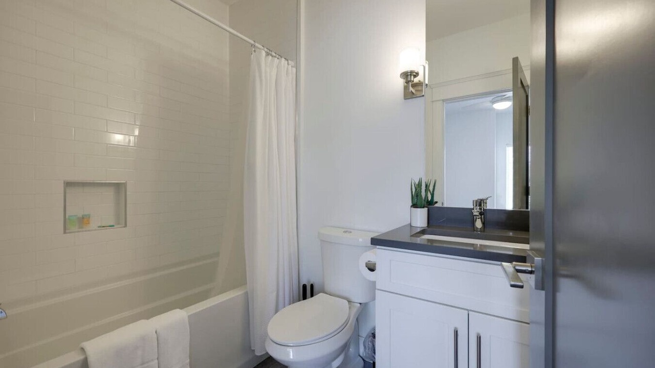 Photo of Bathroom in Charlotte Park