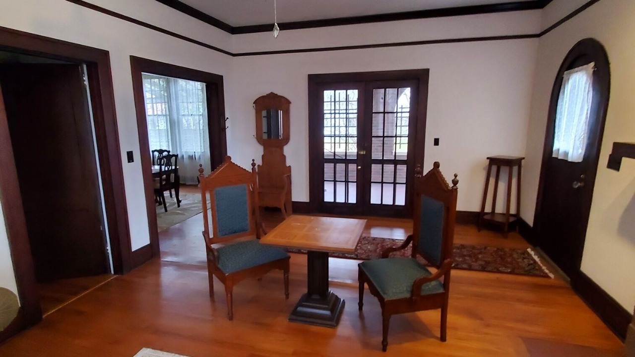 Photo of Livingroom in Canton