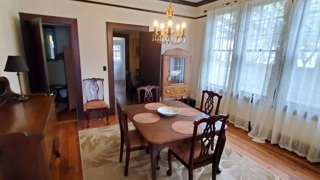 Photo of Livingroom in Canton