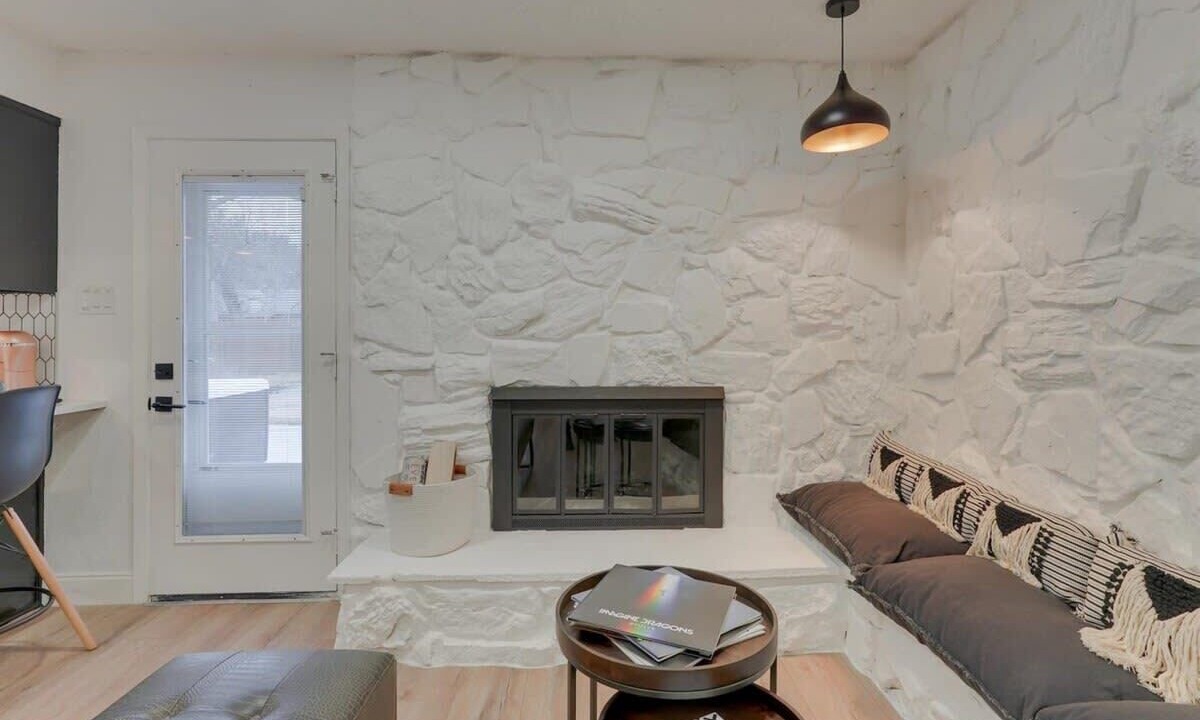 Photo of Livingroom in North Richland Hills