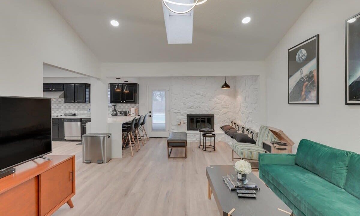 Photo of Livingroom in North Richland Hills