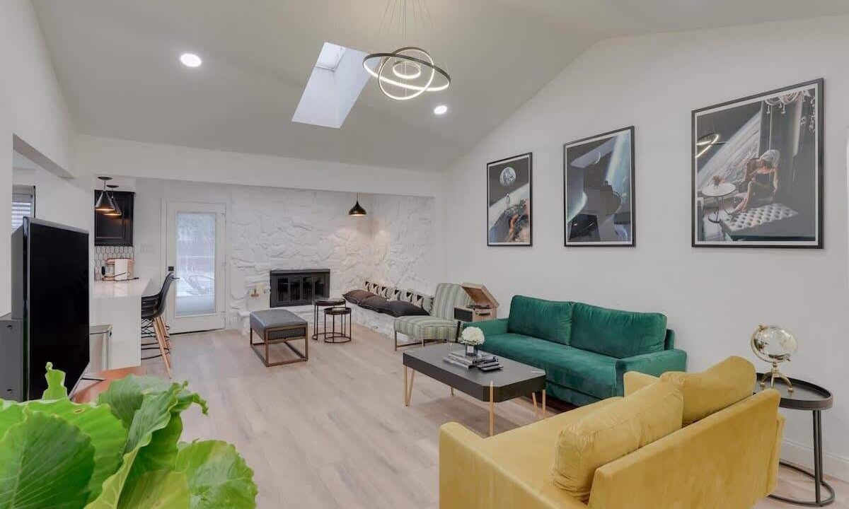 Photo of Livingroom in North Richland Hills