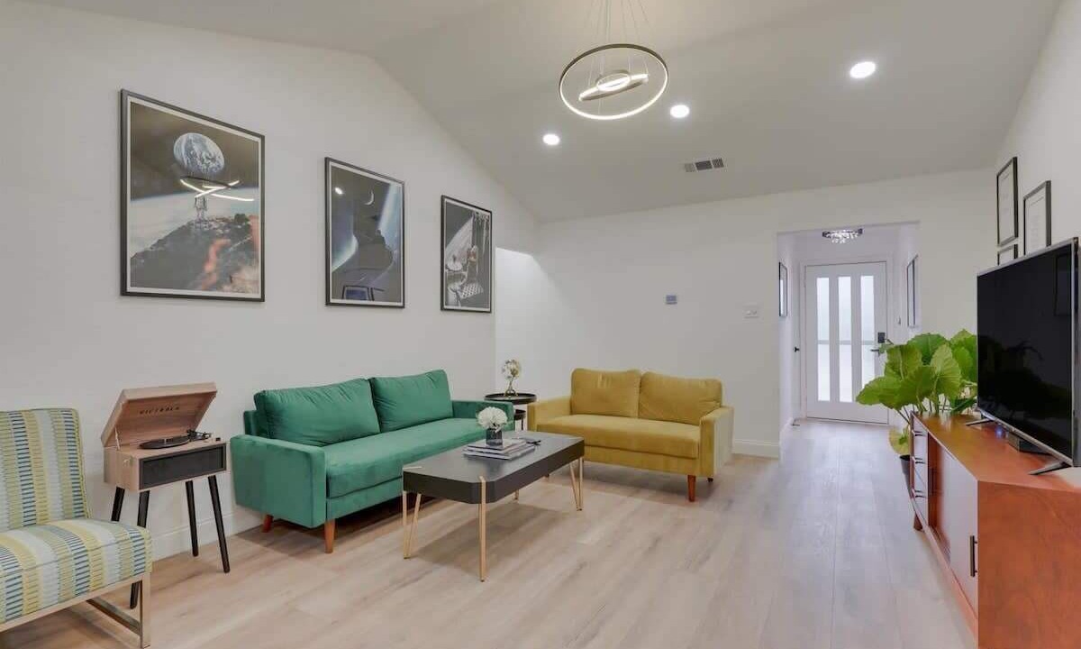 Photo of Livingroom in North Richland Hills