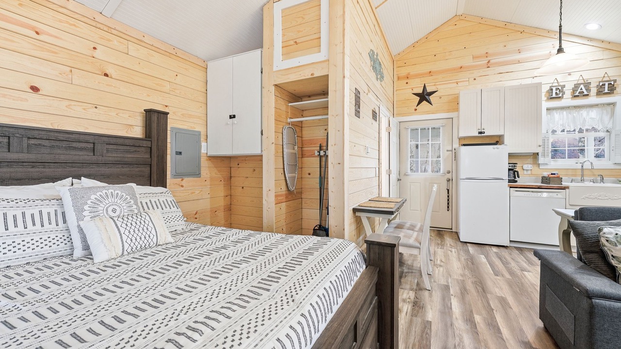 Photo of Bedroom in Altamont