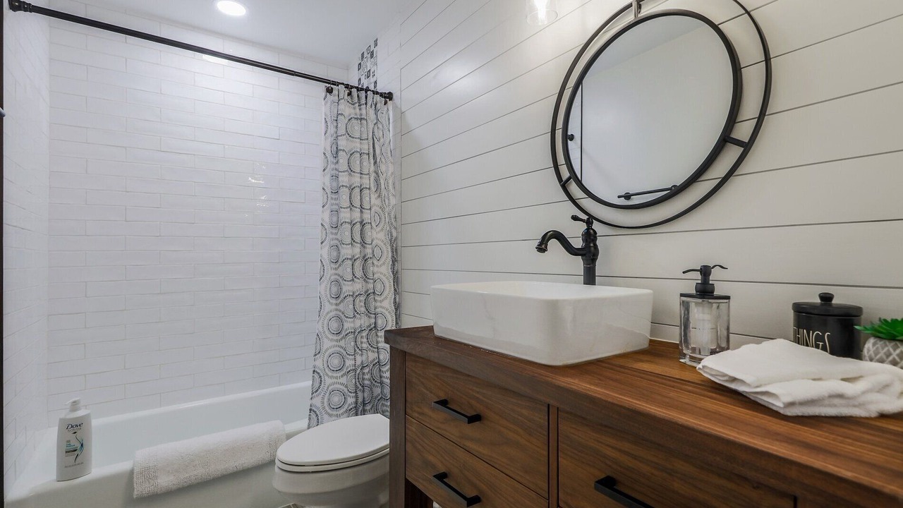 Photo of Bathroom in West Oak Hill