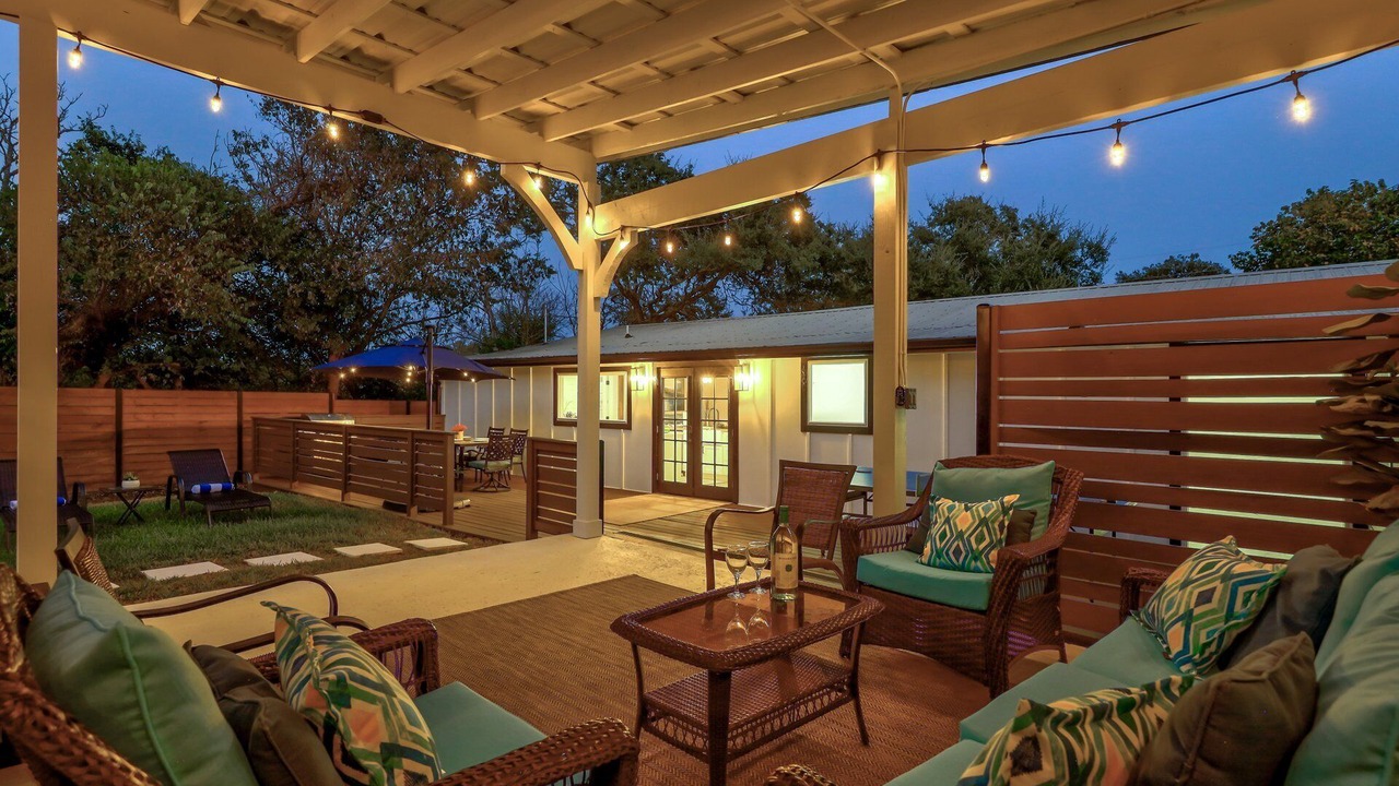 Photo of Patio Balcony in West Oak Hill