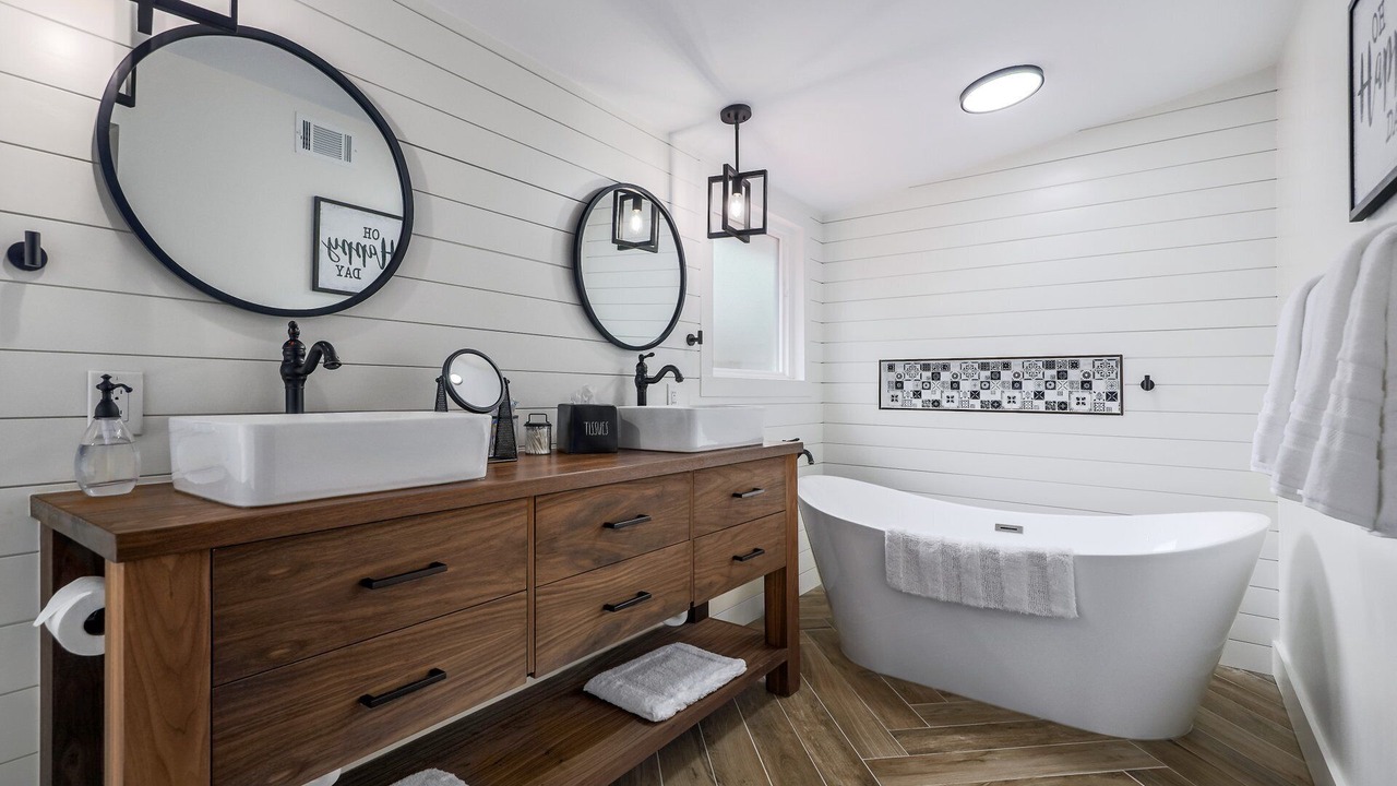 Photo of Bathroom in West Oak Hill