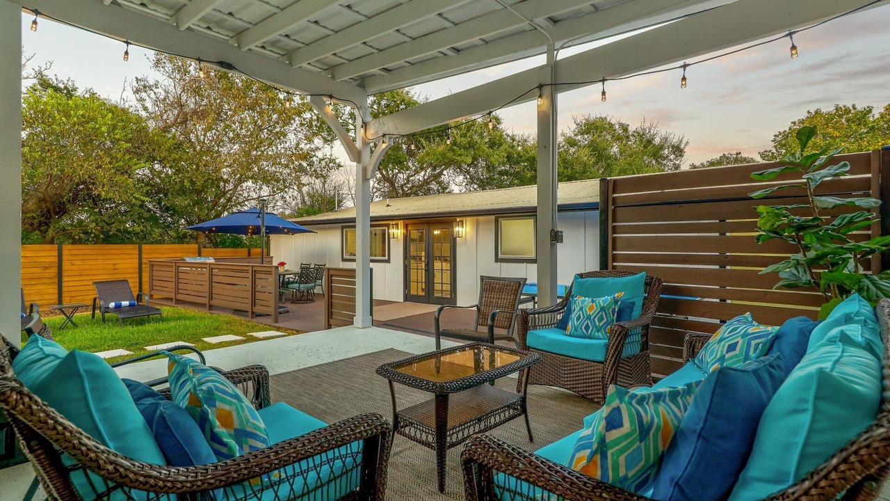 Photo of Patio Balcony in West Oak Hill