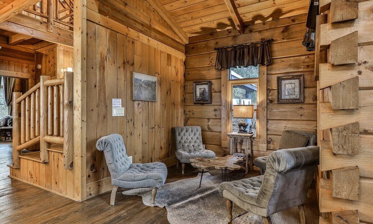 Photo of Bedroom in Suches