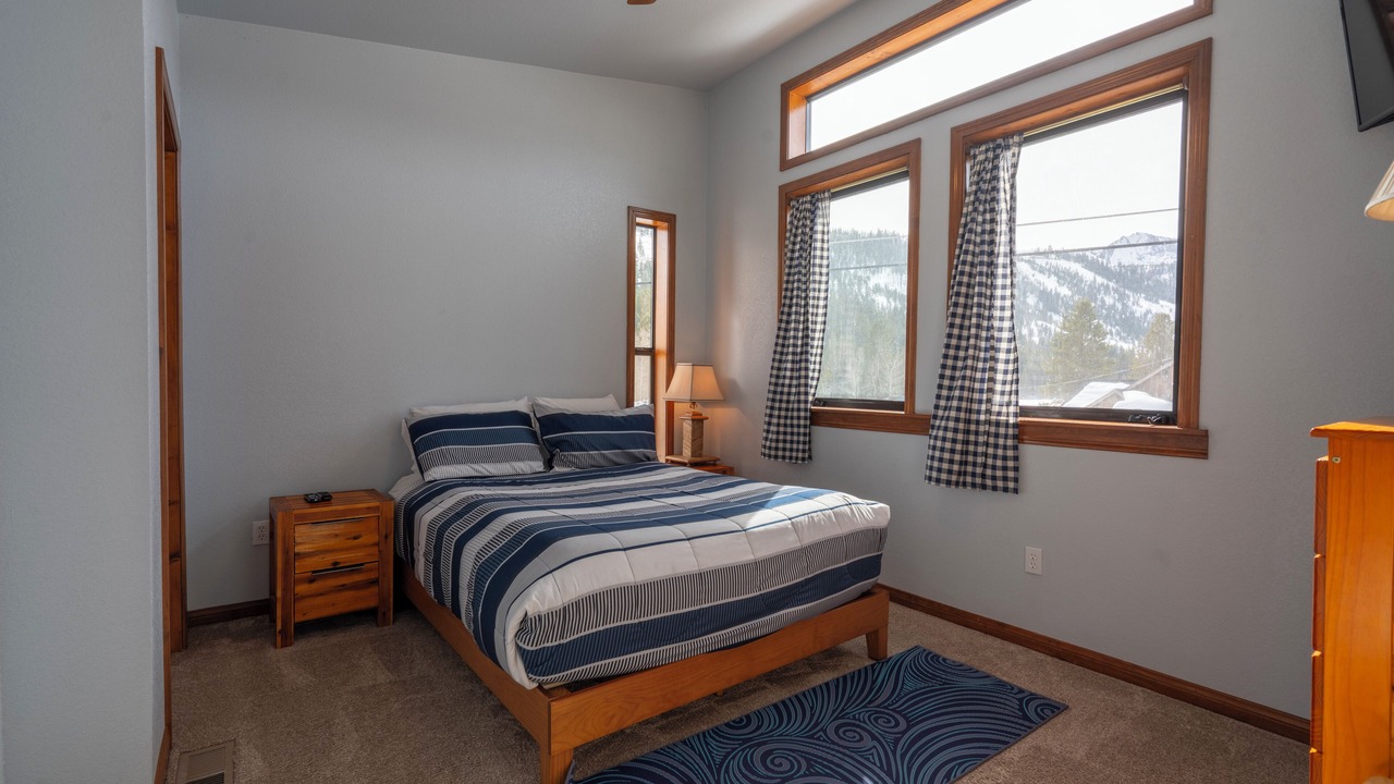 Photo of Bedroom in June Lake