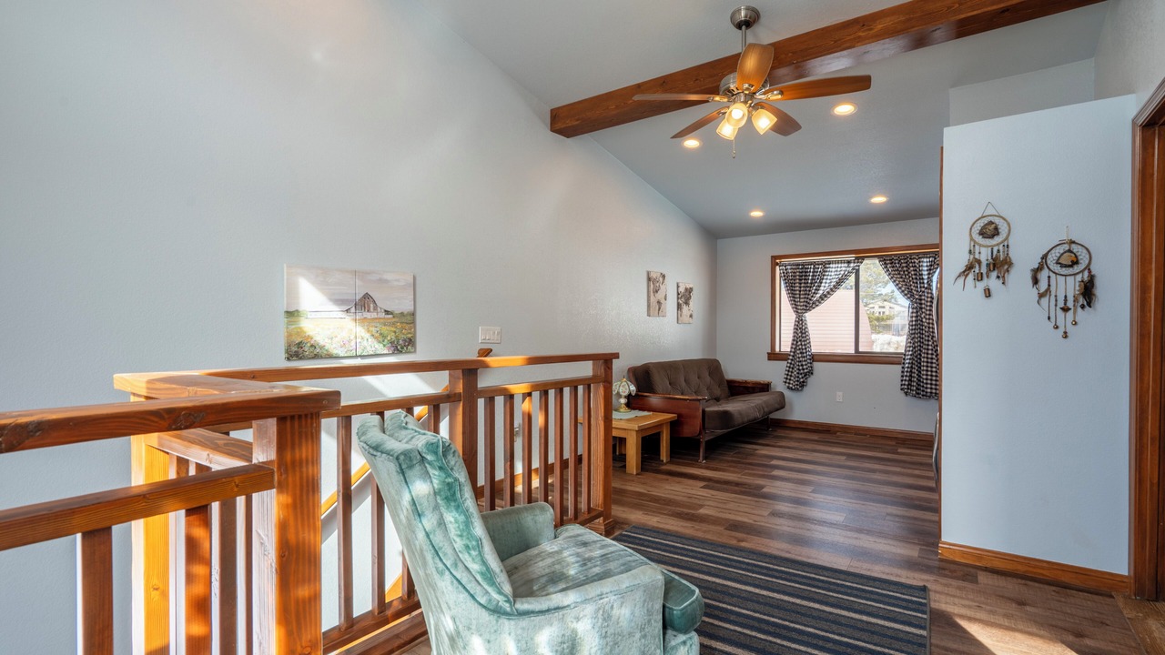 Photo of Livingroom in June Lake