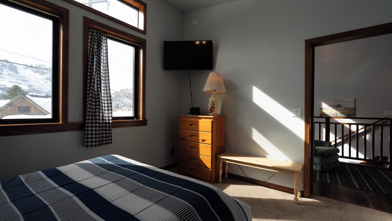 Photo of Bedroom in June Lake