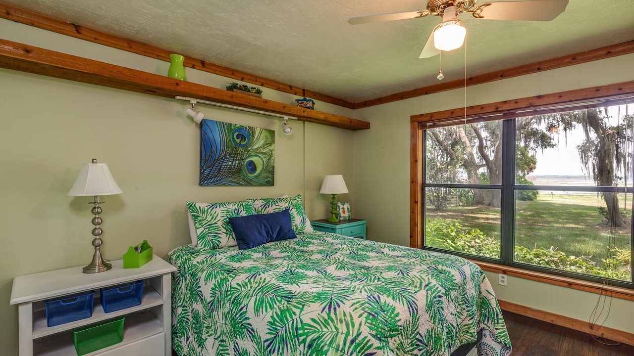 Photo of Bedroom in Putnam Hall