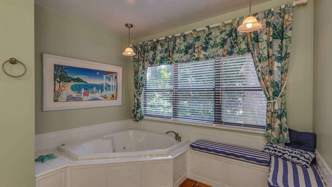 Photo of Bathroom in Putnam Hall
