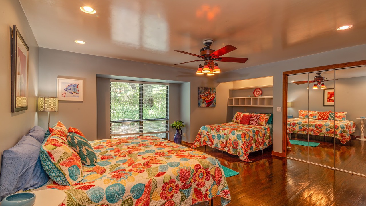Photo of Bedroom in Putnam Hall