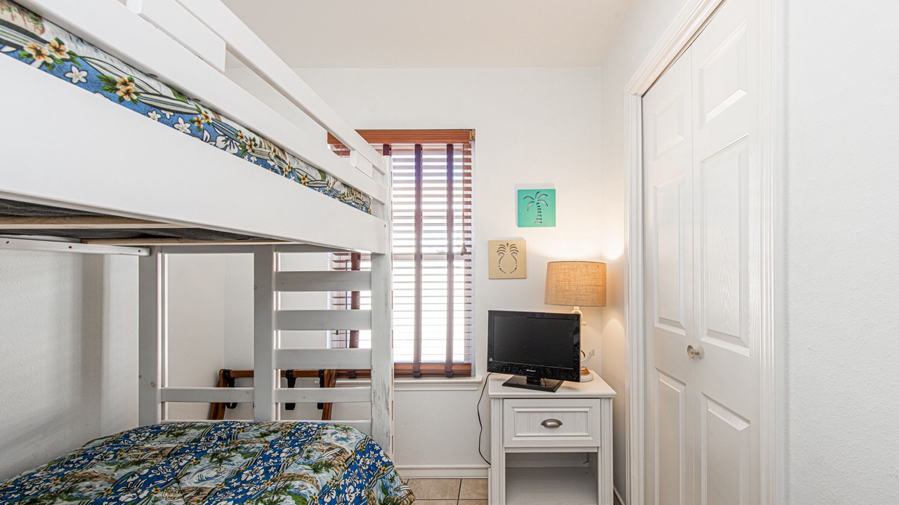 Photo of Bedroom in Leeward Sands