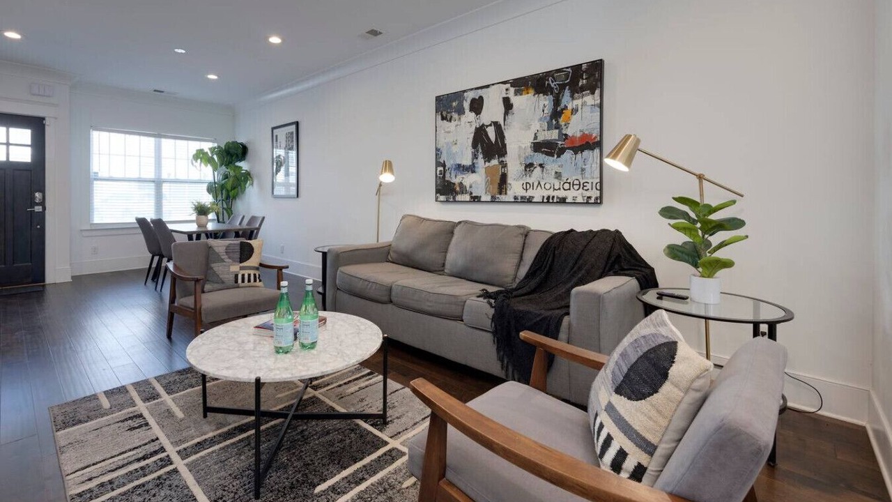Photo of Livingroom in Charlotte Park