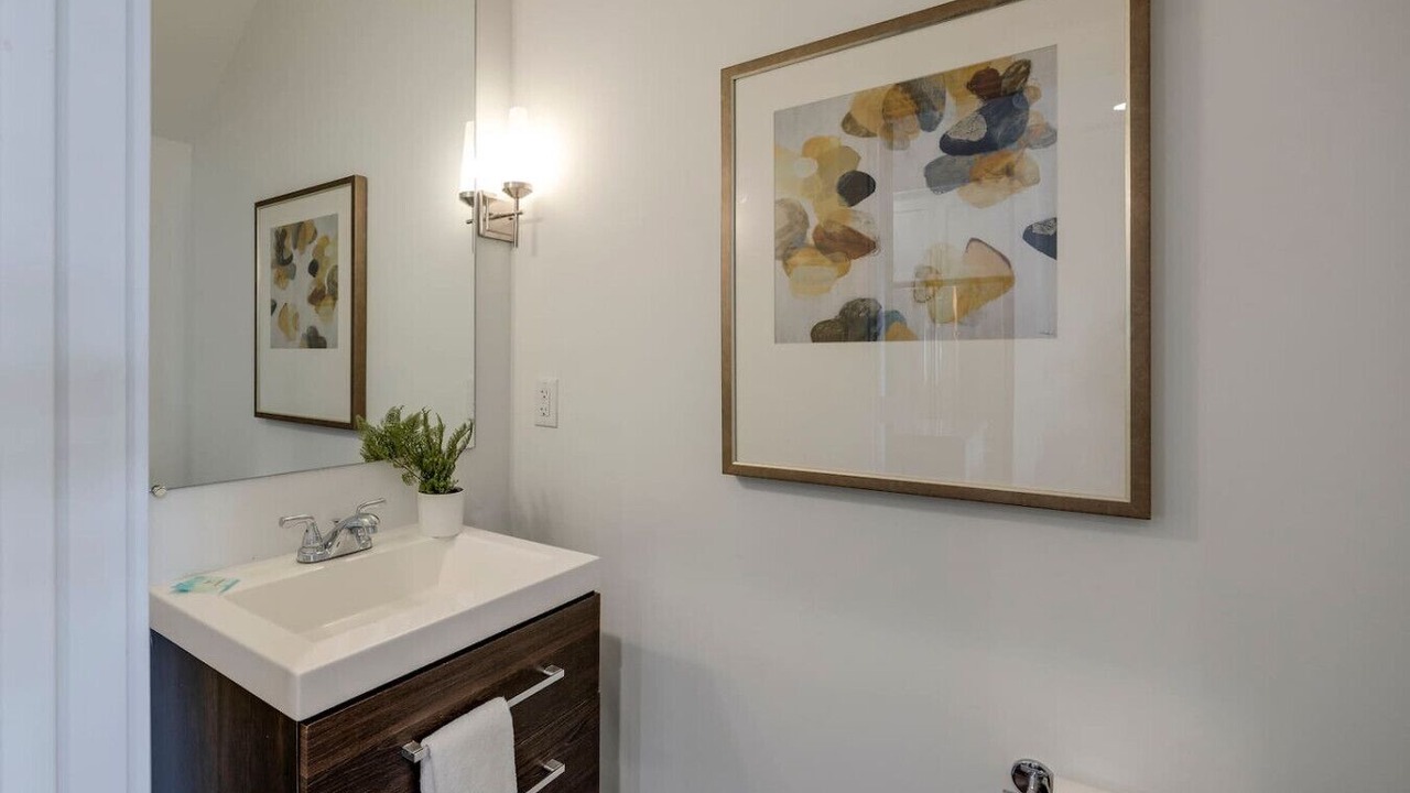 Photo of Bathroom in Charlotte Park
