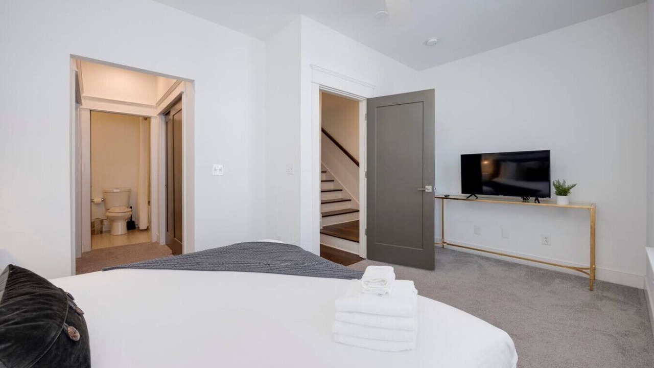 Photo of Bedroom in Charlotte Park