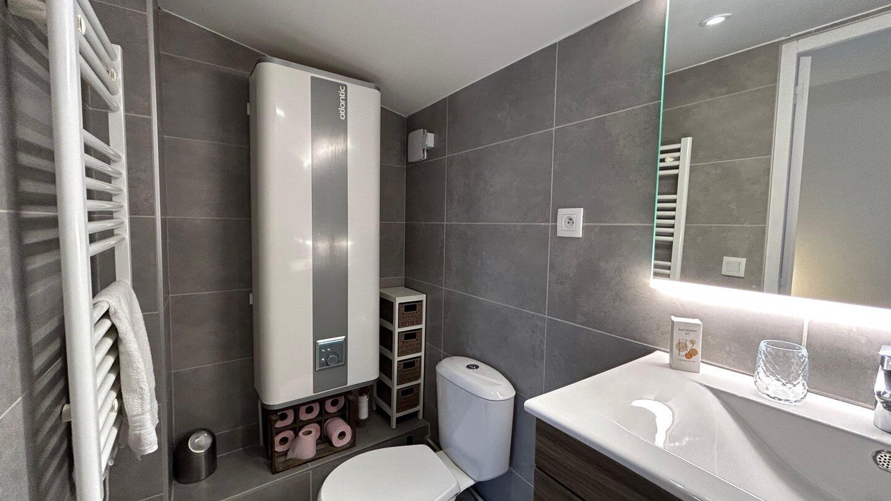 Photo of Bathroom in Vanves