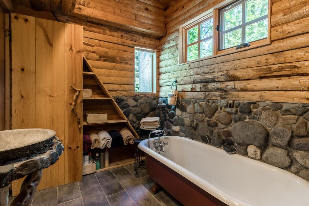 Photo of Bathroom in Gold Bar