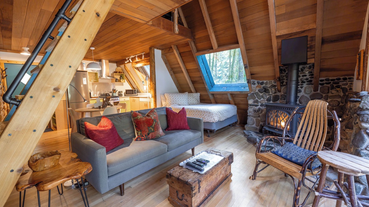 Photo of Livingroom in Gold Bar