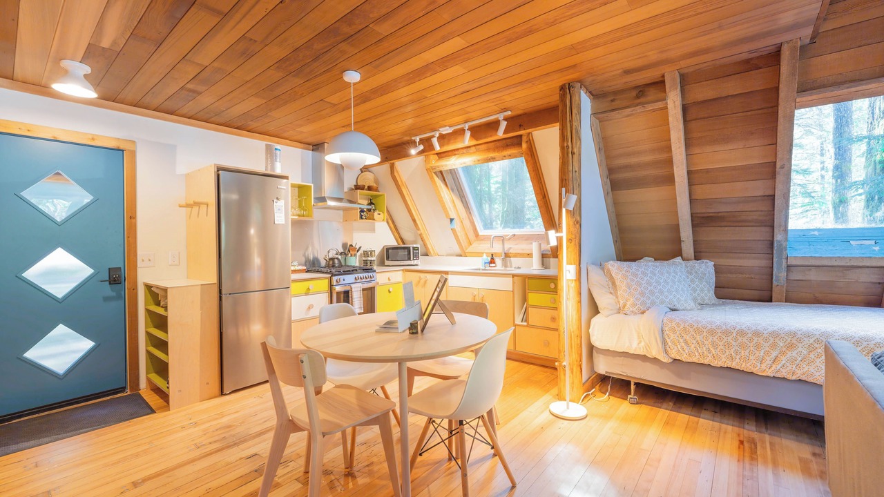 Photo of Others in Gold Bar