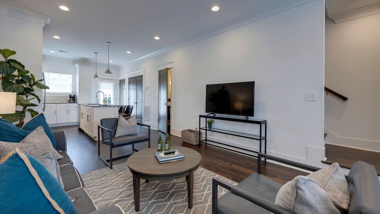 Photo of Livingroom in Charlotte Park