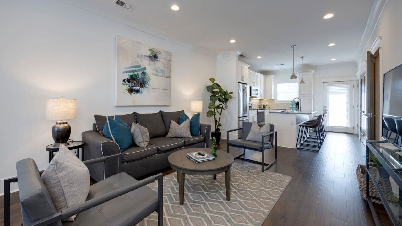Photo of Livingroom in Charlotte Park