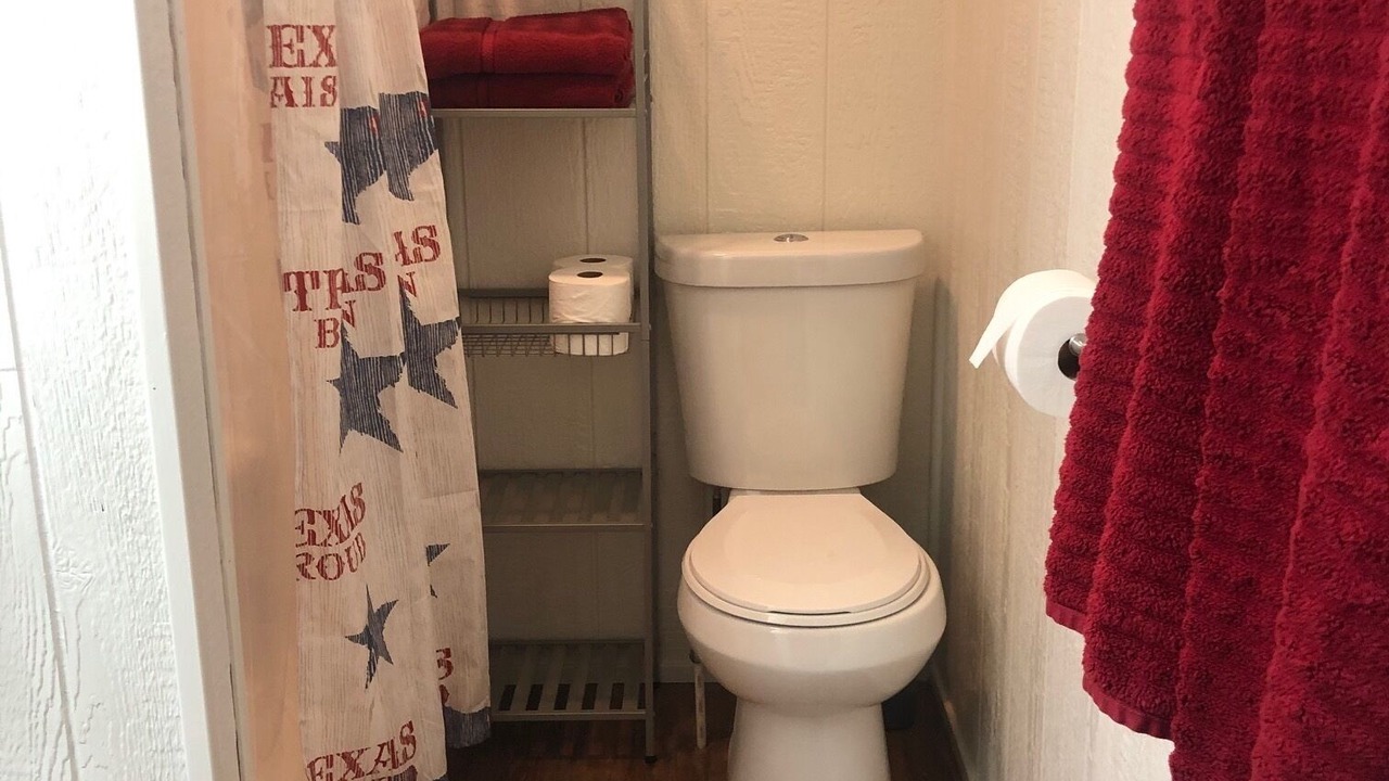 Photo of Bathroom in Brewster County
