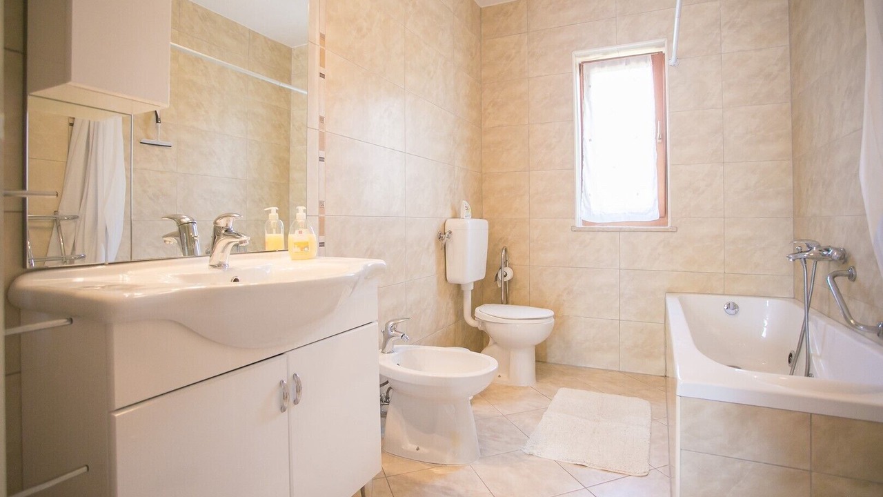 Photo of Bathroom in Buici
