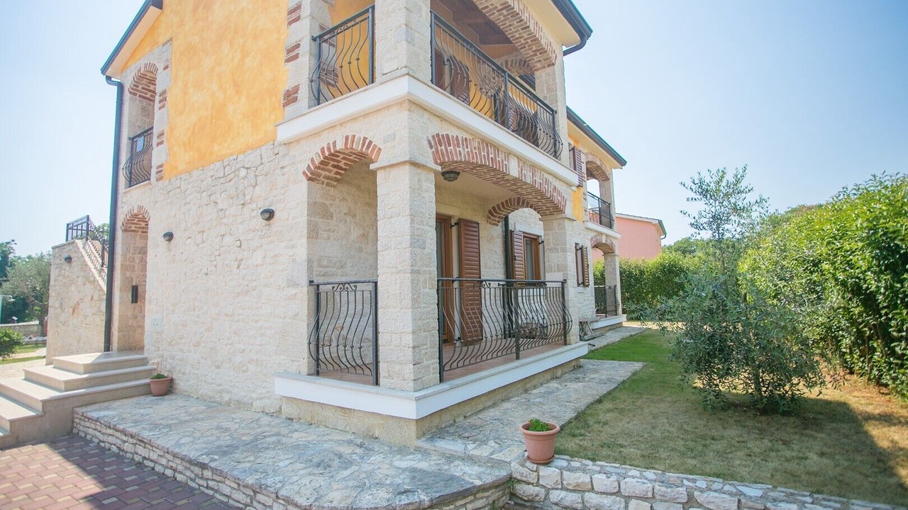 Photo of Outdoor in Buici