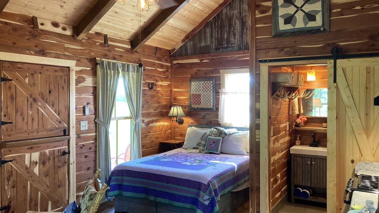 Photo of Bedroom in Forsyth