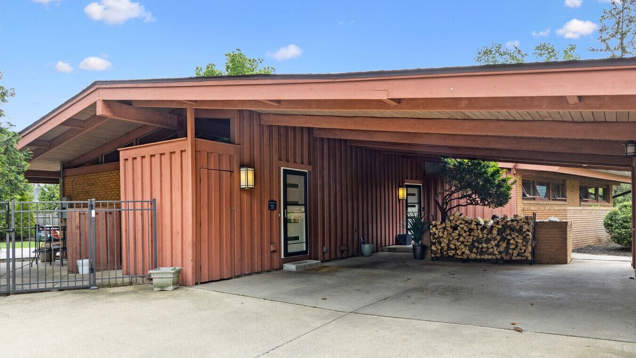 Photo of Outdoor in Champaign
