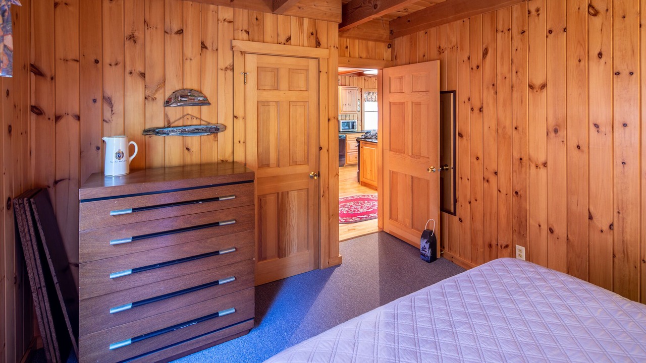 Photo of Bedroom in Oquossoc