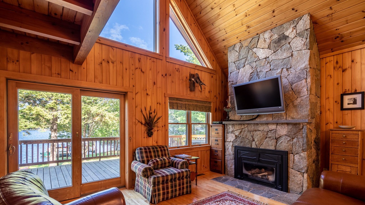 Photo of Livingroom in Oquossoc