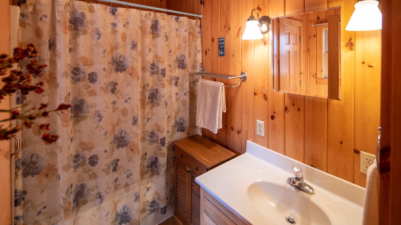 Photo of Bathroom in Oquossoc