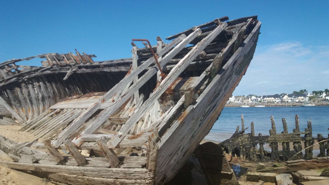 Photo of Others in Etel