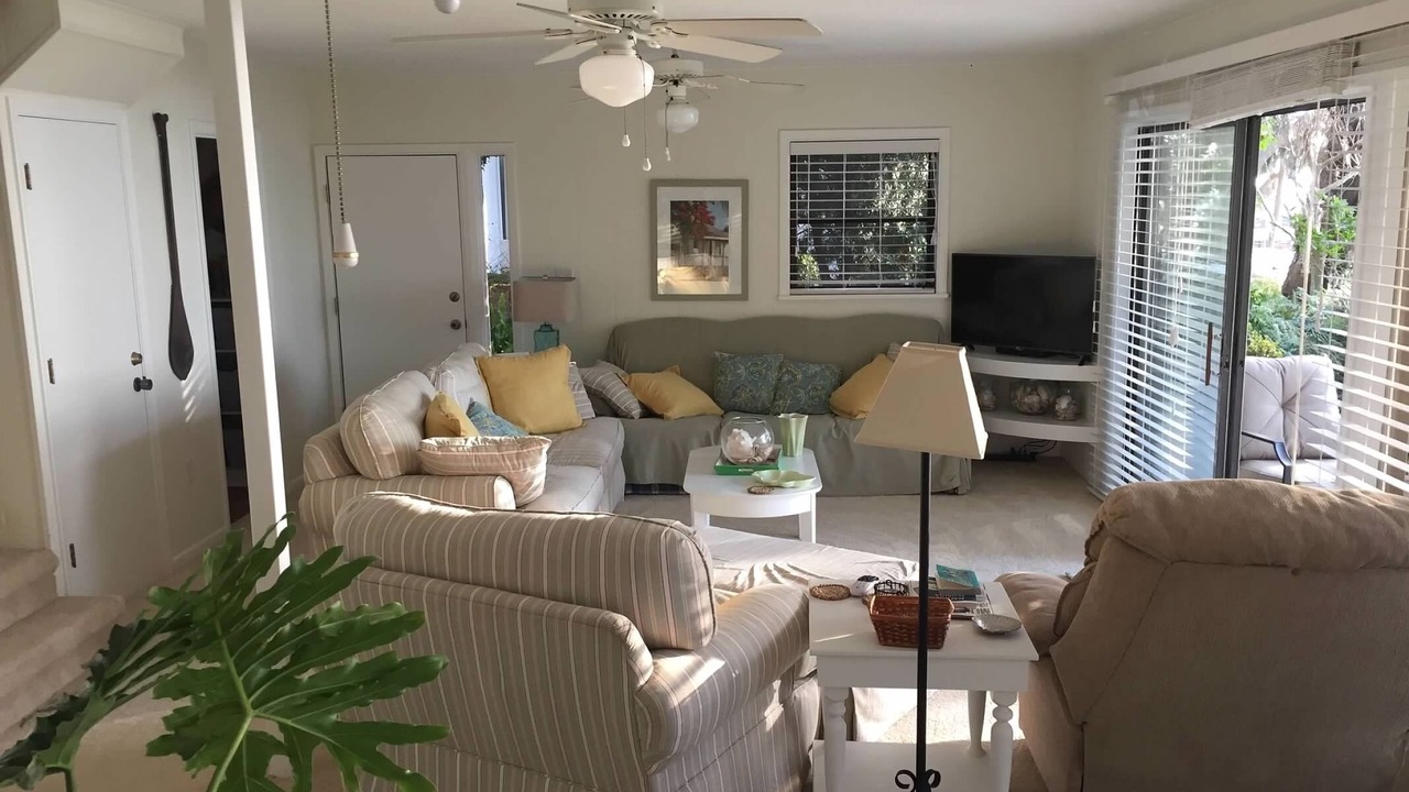 Photo of Livingroom in Candler