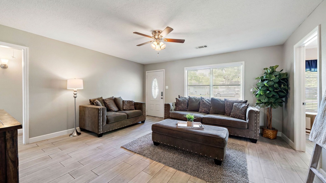 Photo of Bedroom in Bay Front To La Porte