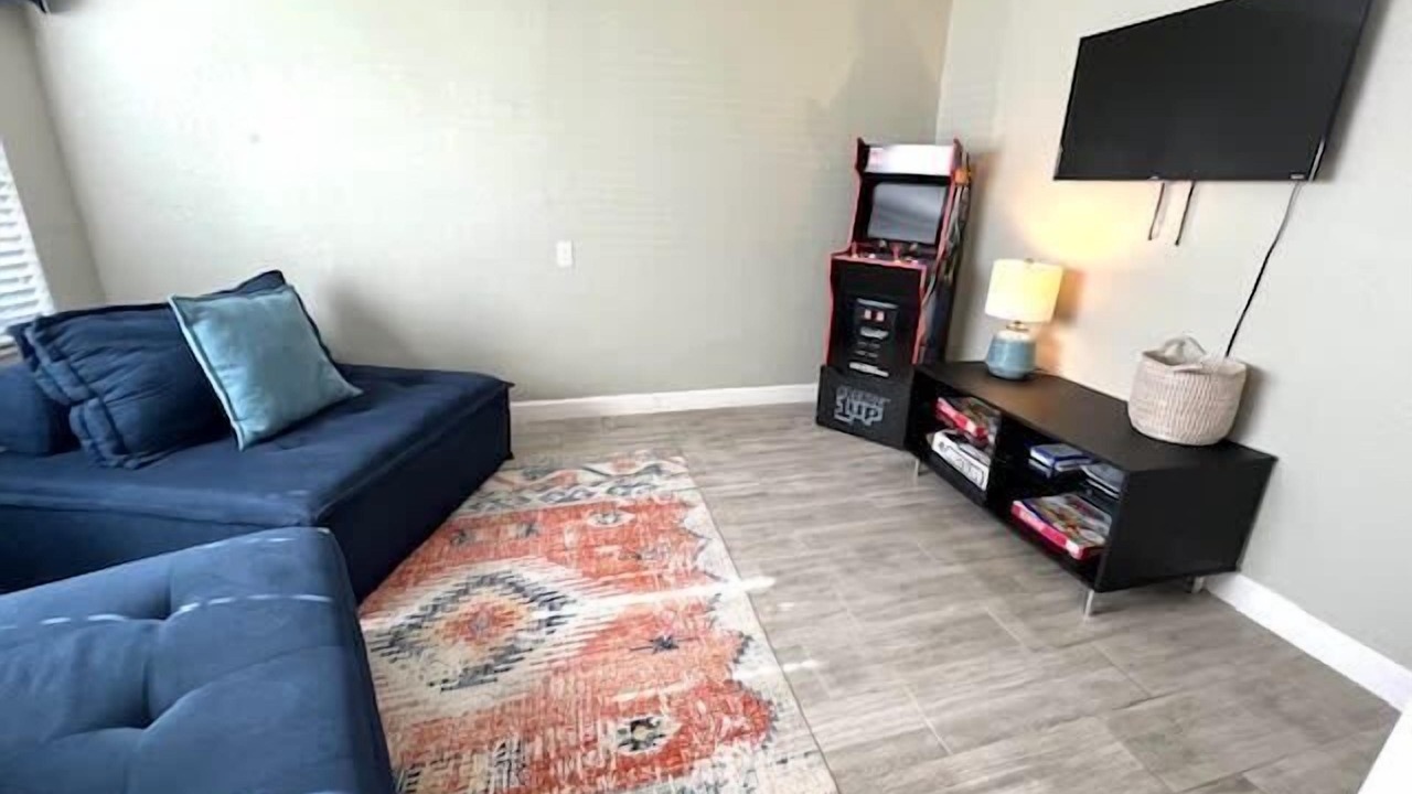 Photo of Livingroom in Bay Front To La Porte