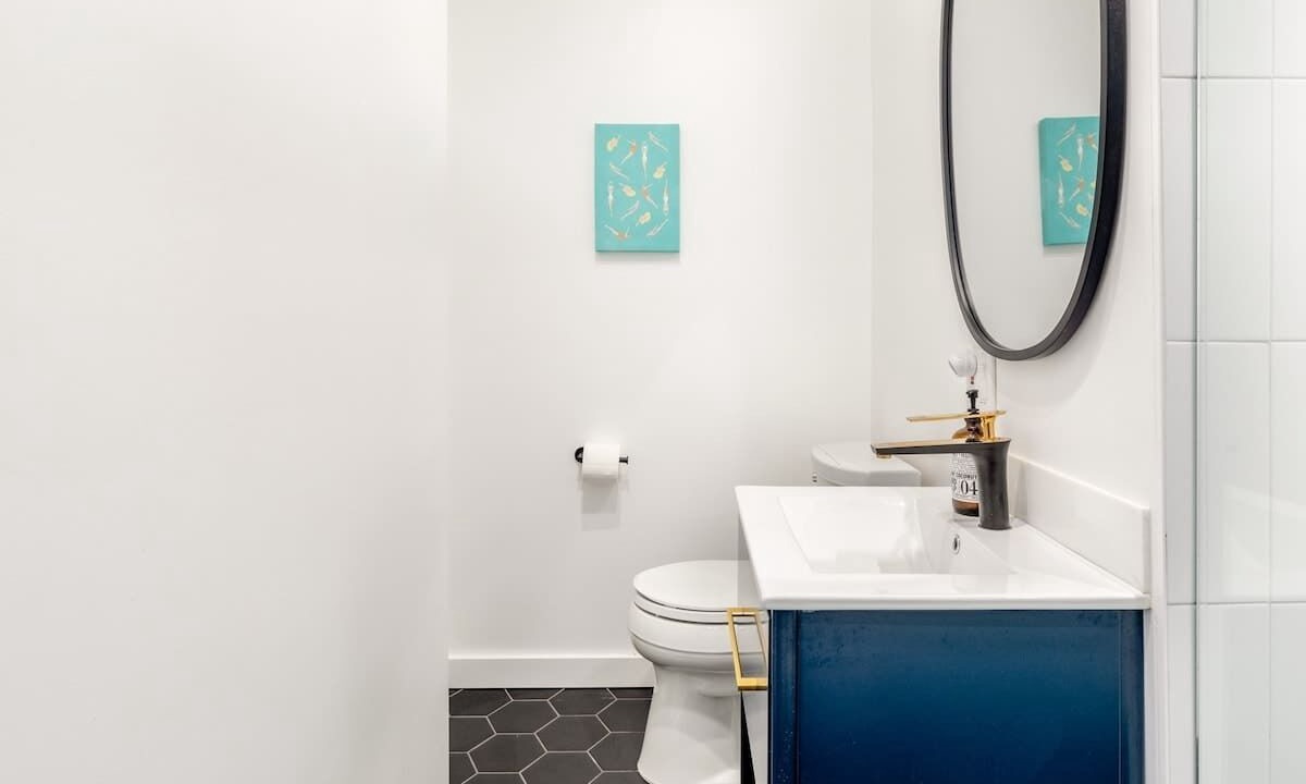 Photo of Bathroom in Ladera Heights
