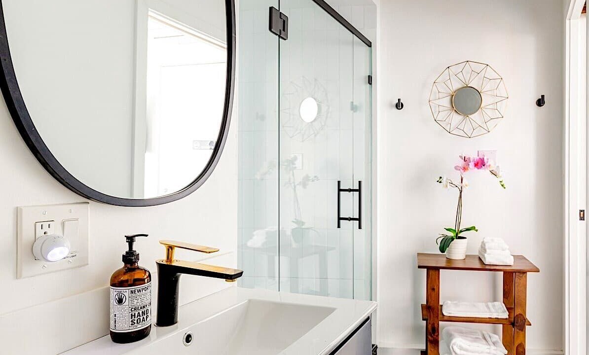 Photo of Bathroom in Ladera Heights