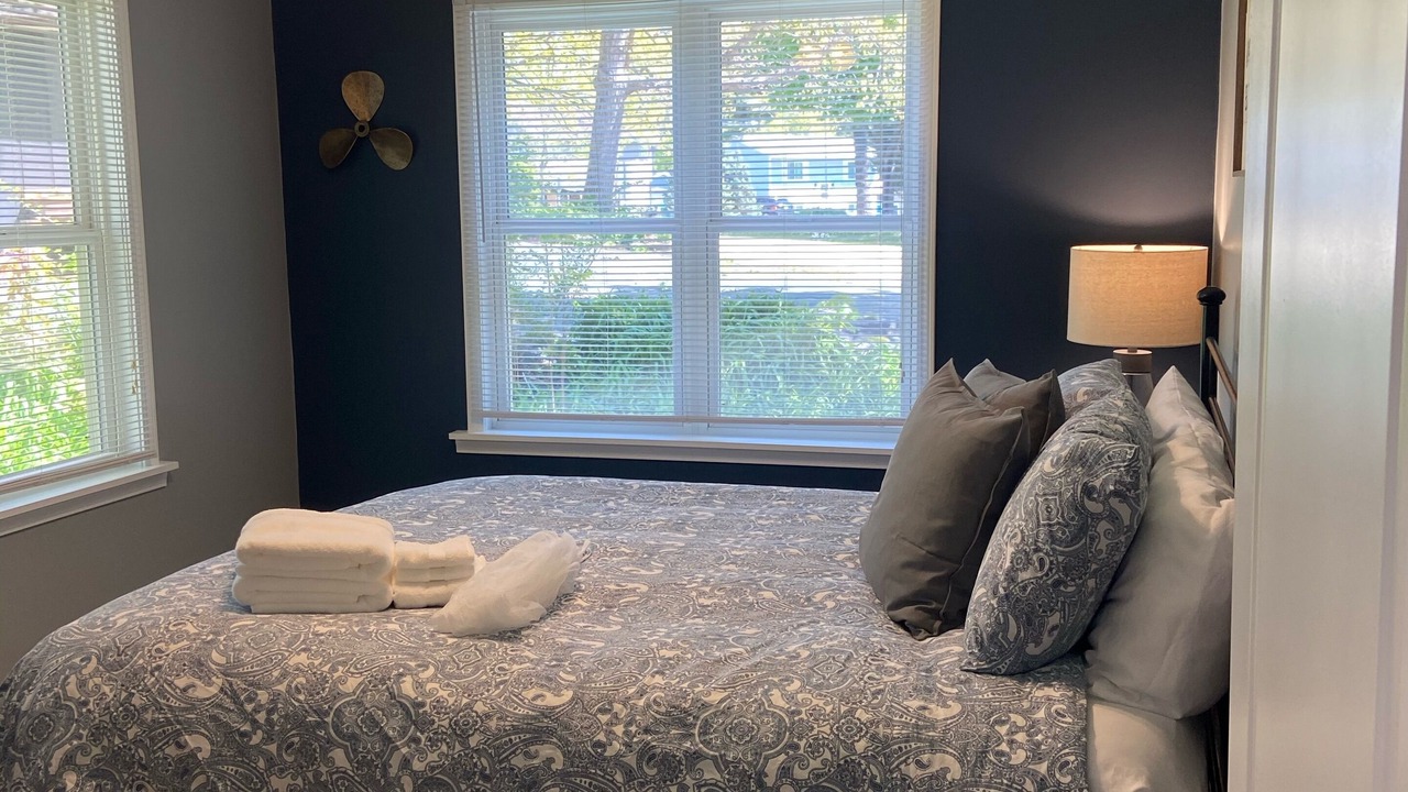 Photo of Bedroom in Paddock Lake
