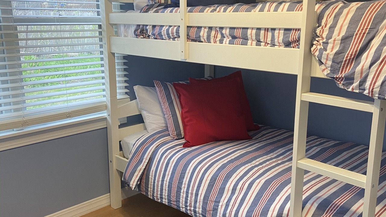 Photo of Bedroom in Paddock Lake