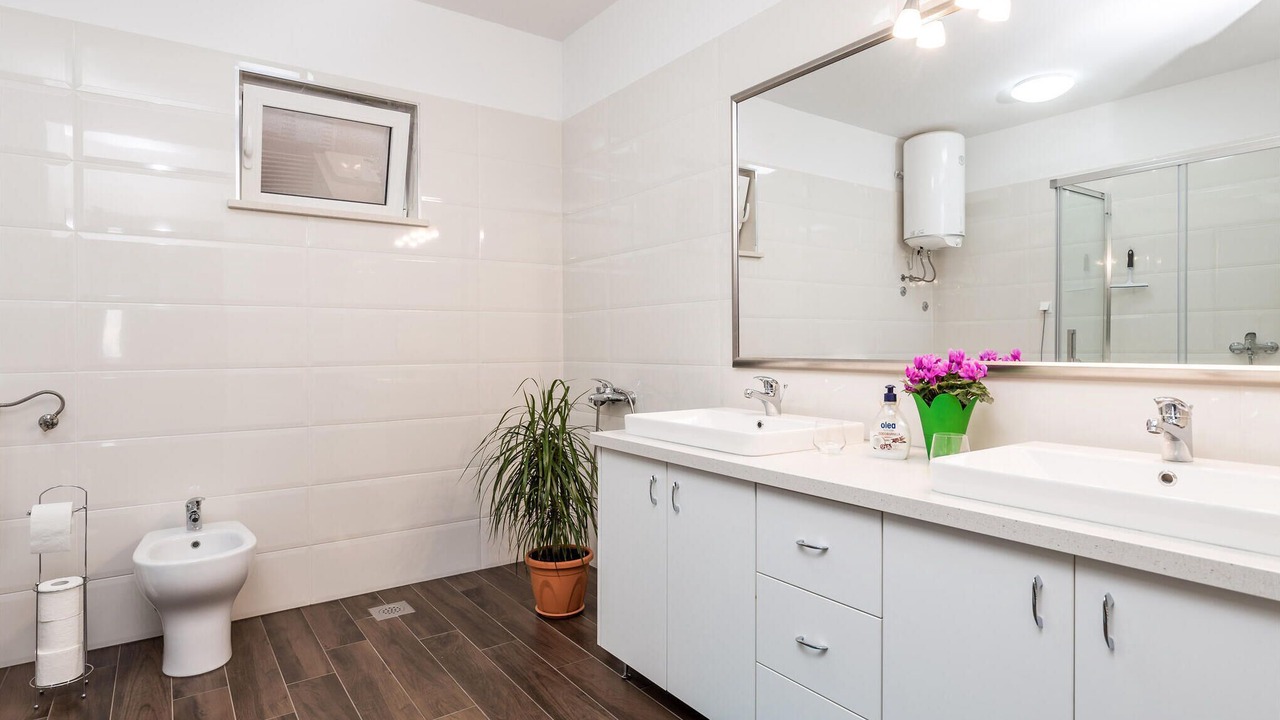 Photo of Bathroom in Pobri