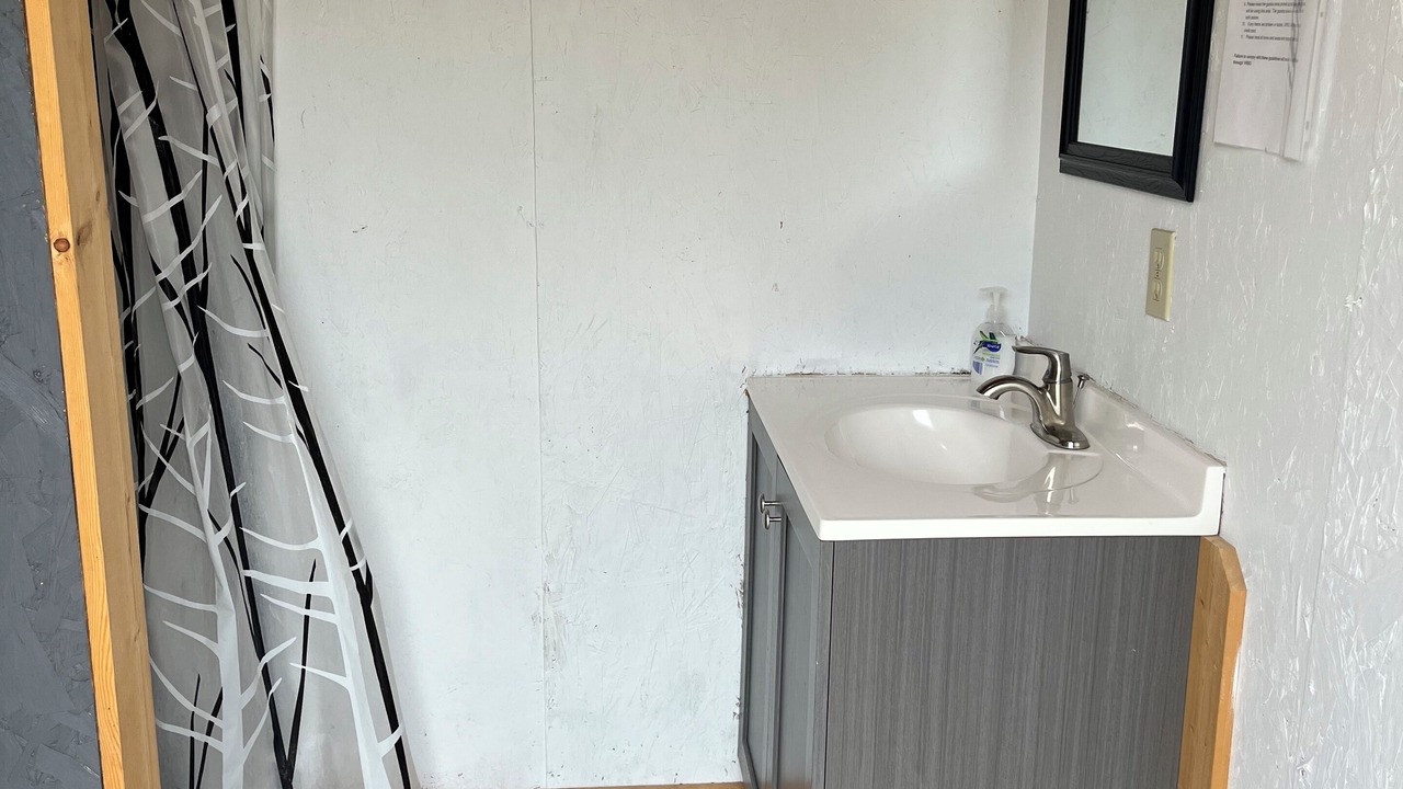 Photo of Others in Columbia