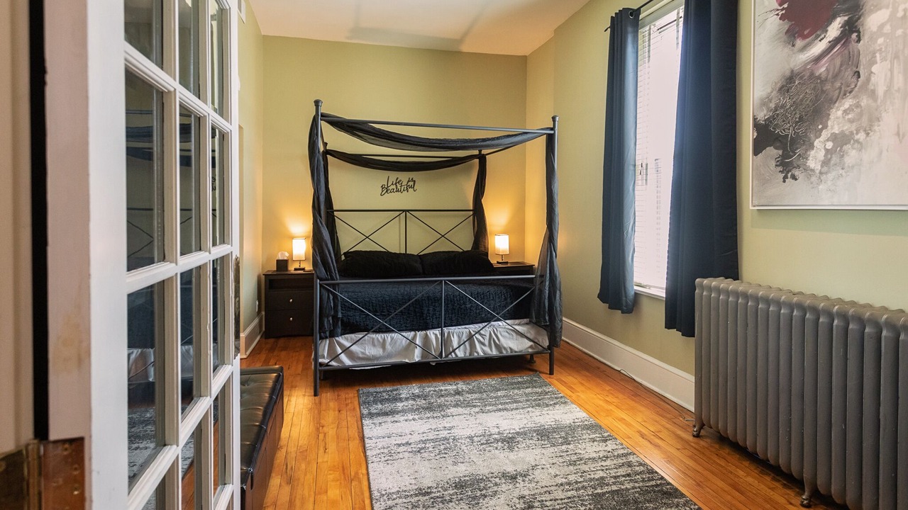 Photo of Bedroom in Elizabethtown